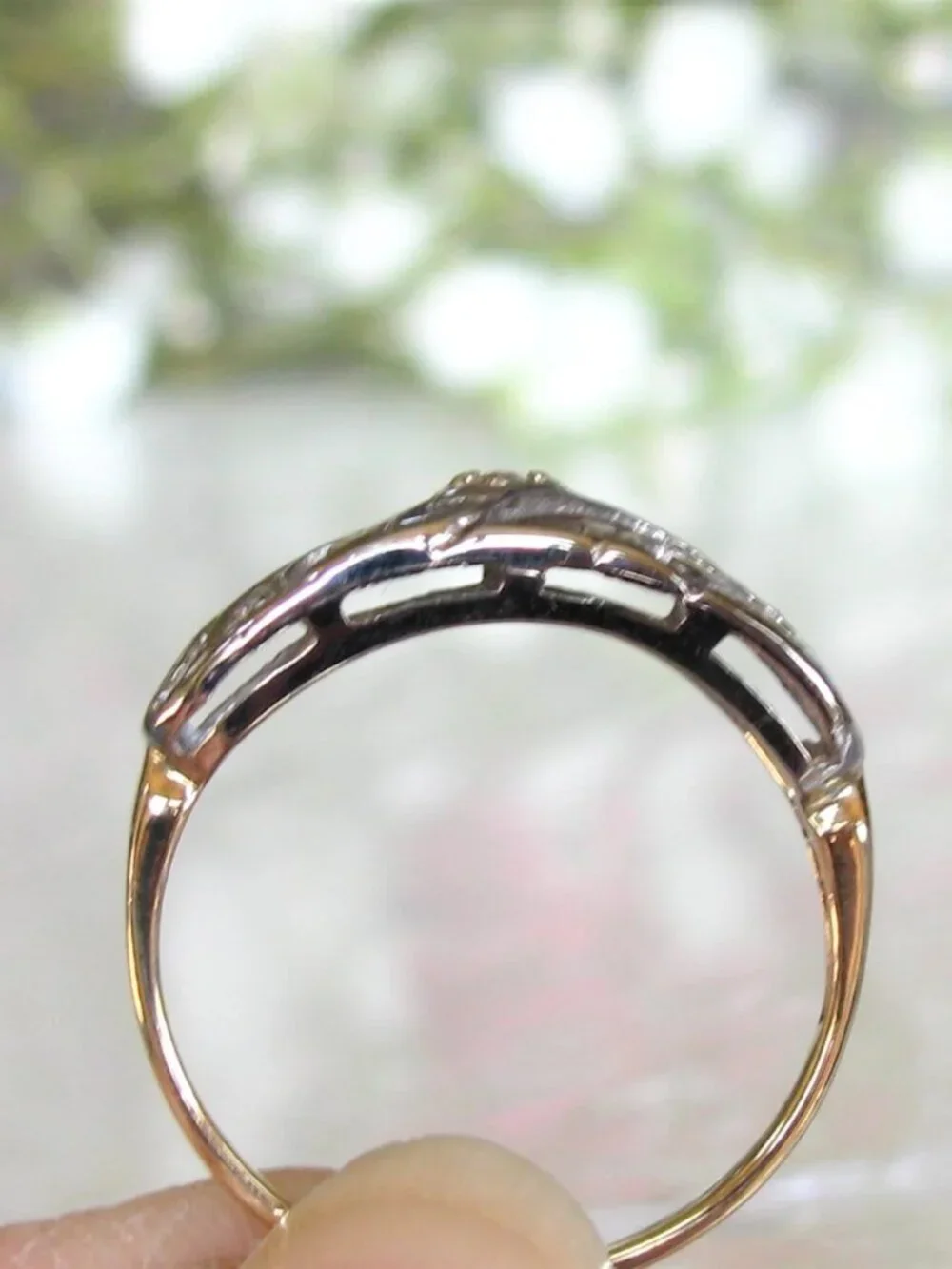 Vintage Two-Tone Yellow & White Gold Scroll Filigree Diamond Ring - Size 6